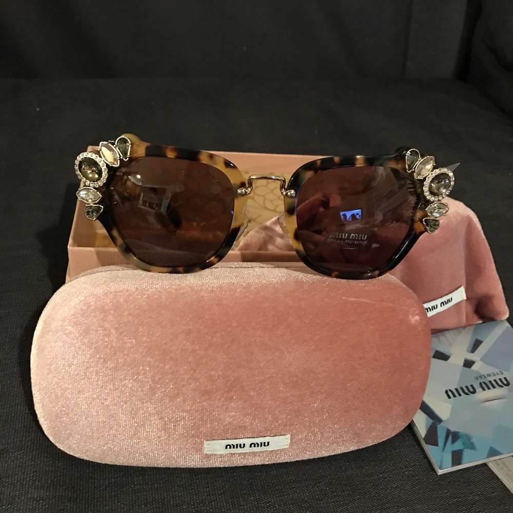 NEW Miu Miu MU03SS 7S08C1 Cat Eye Sunglasses, RUNWAY JEWEL HAVANA Brown Gradient